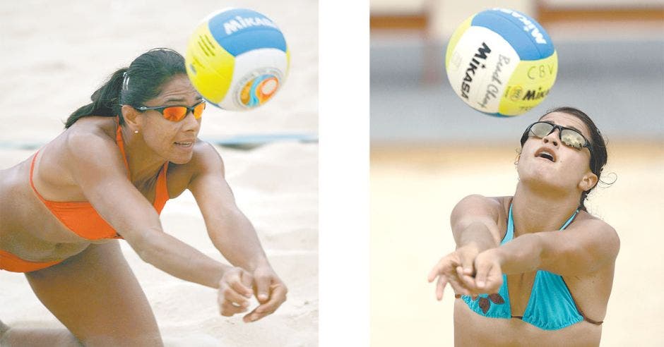 Dos mujeres jugando voleibol de playa