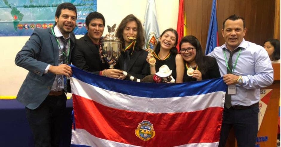 Jóvenes que participaron en la Olimpiada Iberoamericana de Ciencias Biológicas