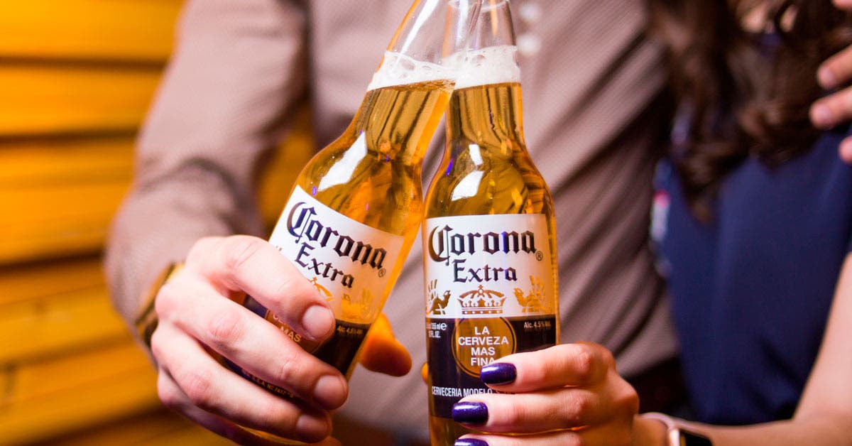 Mexicana Grupo Modelo suspende la producción de la cerveza Corona