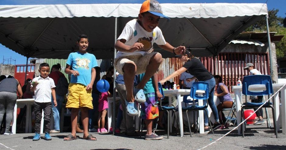 Niños jugando