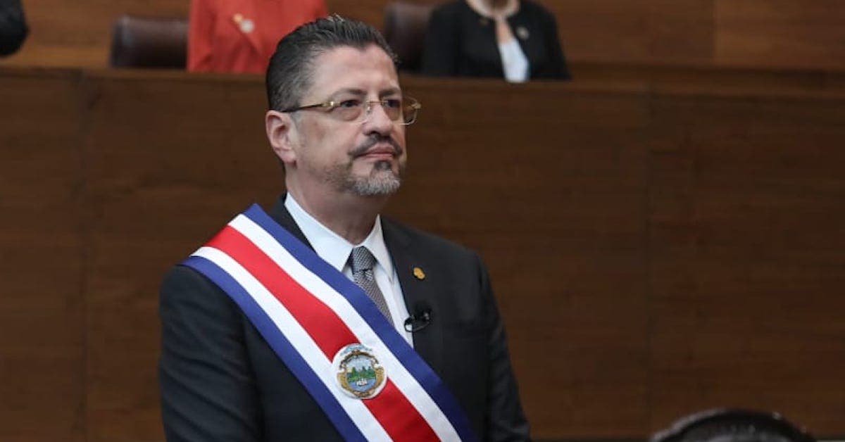 Rodrigo Chaves eliminates compulsory vaccination for public employees