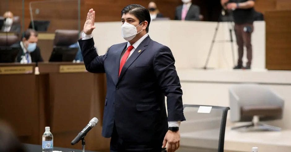 Carlos Alvarado