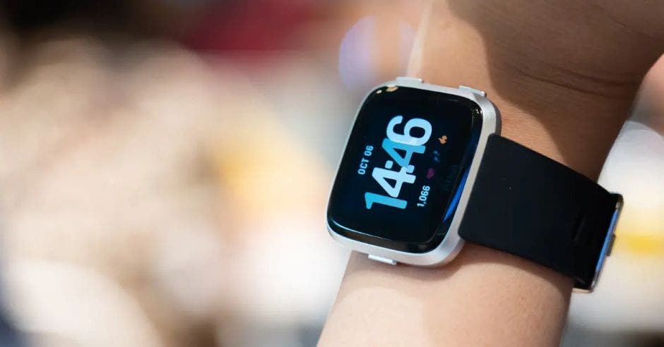 coopenae relojes inteligentes garmin fitbit pagos sin contacto víctor rojas gerente área operaciones coopenae mastercard