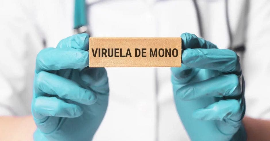 viruela símica ocho casos masculino 34 años extranjero costa rica ministerio salud sintomatología dolor de cabeza fiebre escalofríos erupciones cutáneas autoridades sanitarias vigilantes evolución clínica contactos directos trazabilidad aislamiento primer caso julio estadounidense