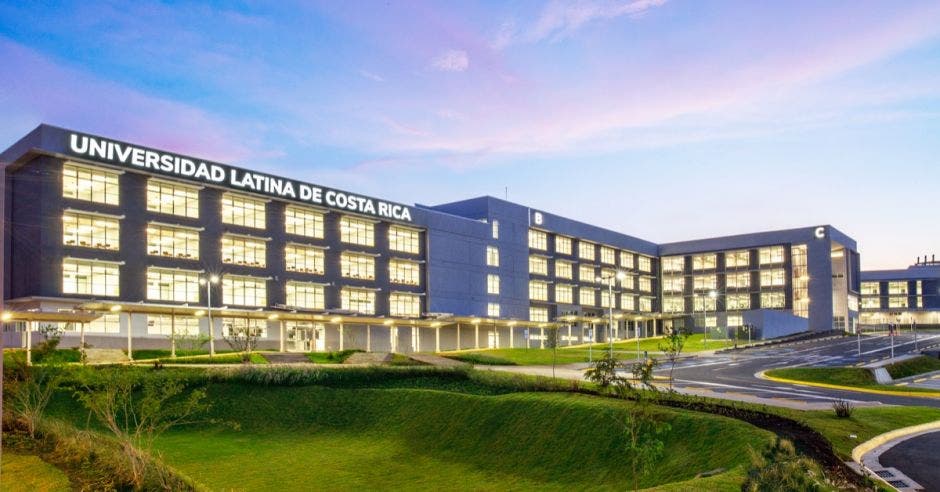 feria vocacional, Universidad Latina, carrera, estudiantes