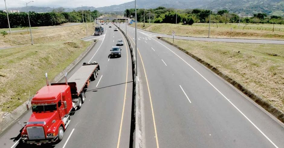 rutas alternas pacífico monte aguacate cambronero ciudad colón puriscal san pablo turrubares orotina carril reversible este domingo 15 enero intercambios pozón ciudad colón globalvía operativos autoridades verificación documentos al día control velocidad 60 kilómetros hora multas exceso velocidad alcanzan ¢367 mil no pago de marchamo ¢61 mil misma cantidad no contar inspección técnica vehicular no estar cubierto amnistía otorgada Gobierno