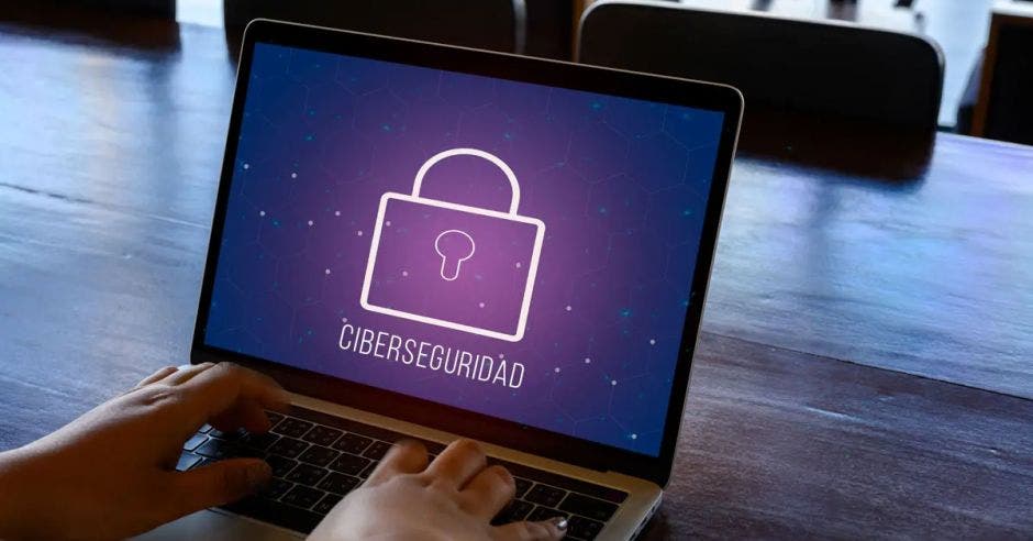 80 personas funcionarios públicos pertenencientes gobierno central municipalidades académicos miembros colegios profesionales recibieron capacitación ciberseguridad proyecto cybernet unión europea ejecutado coordinación micitt