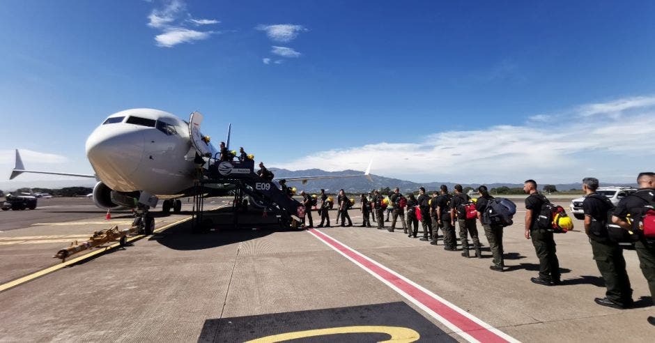 bomberos ticos Canadá