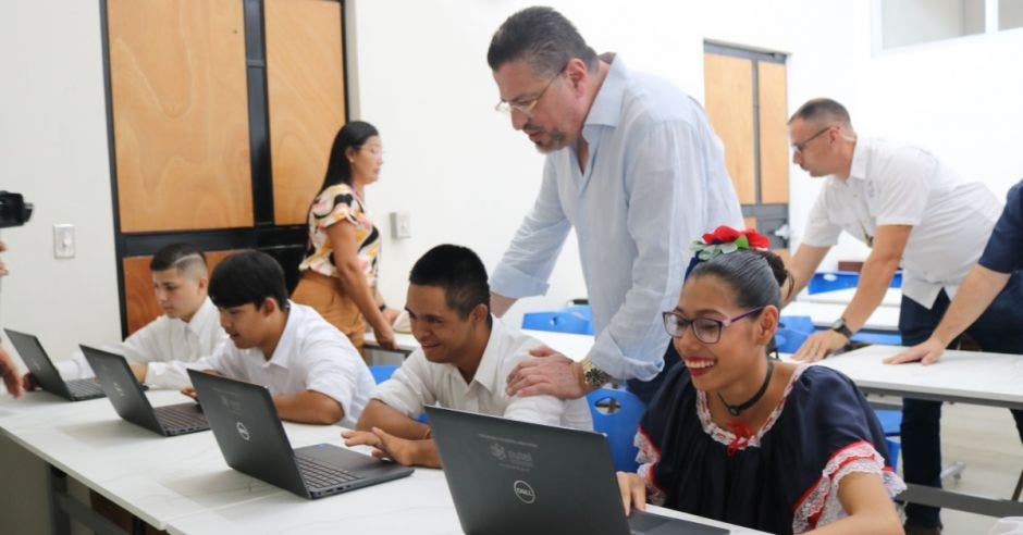 internet satelital escuelas