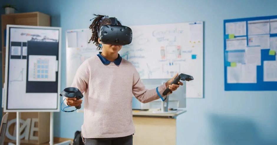 herramientas alta tecnología realidad virtual universidad hispanoamericana orientar estudiantes último año colegios académicos técnicos definir futuro vocacional marco feria expo u nueve diez agosto centro eventos pedregal