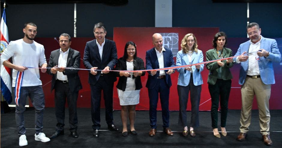 transnacional edwards lifesciences empresa dedicada fabricación equipo médico anunció expansión instalaciones manufactura zona franca lima cartago se espera apertura más un centenar empleos vecinos zona