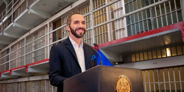 Nayib Bukele de El Salvador ha impuesto una mano dura en su país contra las pandillas. Cortesía/La República