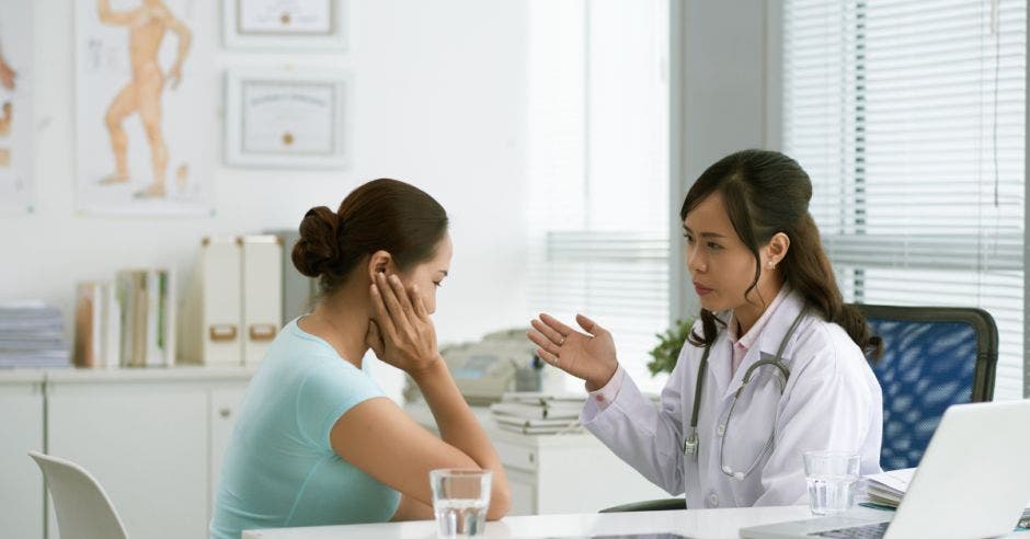 Mujer atención médica