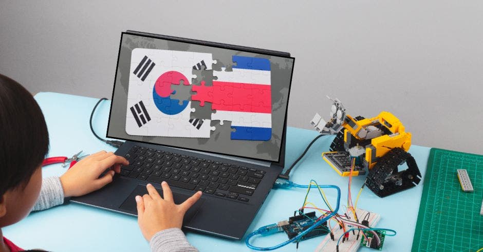 diez centros educativos ubicados zonas alejadas GAM recibieron tabletas computadoras portátiles impresoras proyectores donativo corea del sur valor asciende 188 mil