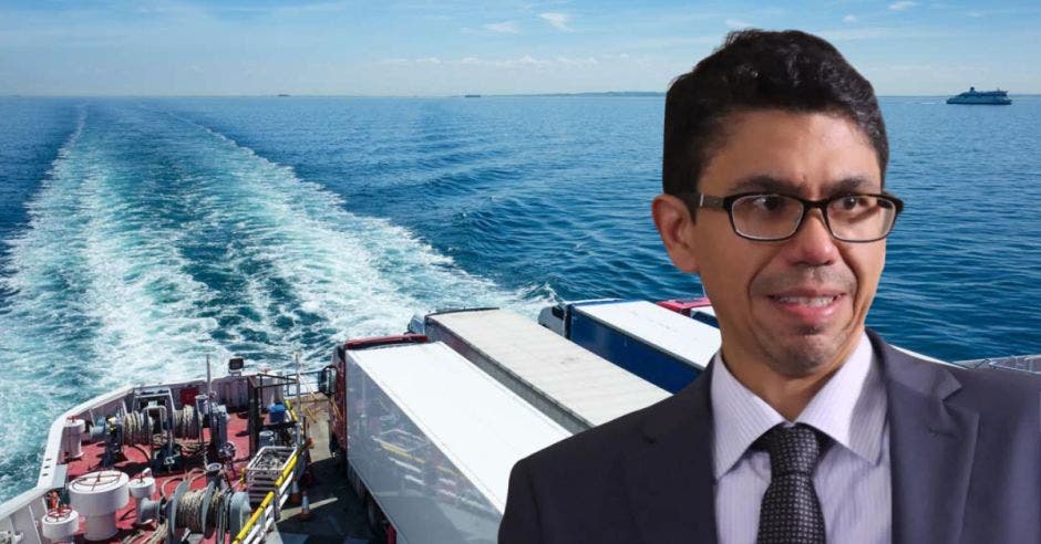 La operación del Ferry que impulsó Luis Amador, ministro del MOPT, solo duró 5 meses. Cortesía/La República.