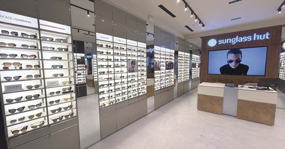 Sunglass Hut,