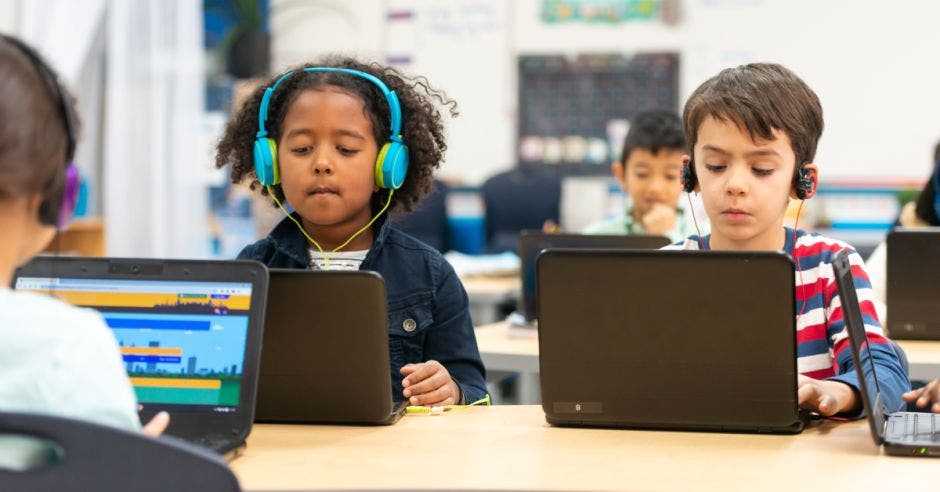 curso lectivo inaugurado semana anterior arrancó pendientes sin resolver respecta programas conectividad digital escuelas colegios comunidades alejadas GAM