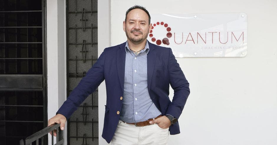 Carlos Vásquez, coach financiero y socio fundador de Quantum Coaching Group