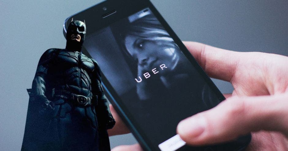 Si Batman quiere usar Uber tendrá que revelar que es Bruce Wayne. Cortesía/La República