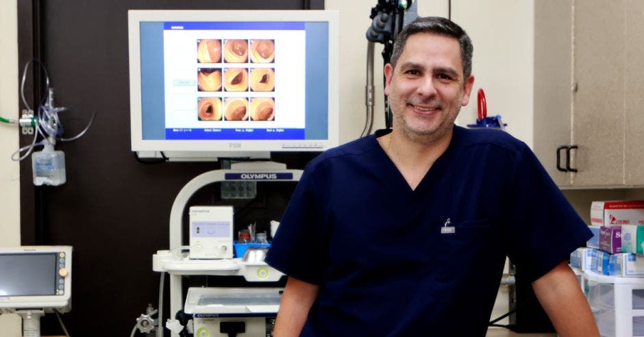 Alejandro Cañas, médico especialista en Gastroenterología del Hospital CIMA San José