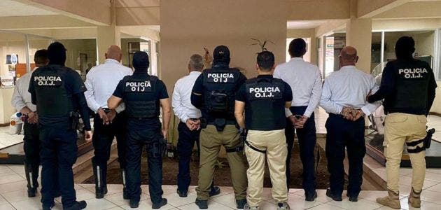 5 oficiales de tránsito fueron detenidos. Cortesía/La República.