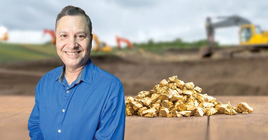 “Es importante tomar decisiones a corto plazo. Entre más tiempo se lleve la toma de decisión de iniciar operaciones en Crucitas, seguirá la contaminación ambiental y la problemática social”, dijo Arnoldo Rudín, presidente del Colegio de Geólogos. Cortesía/La República.