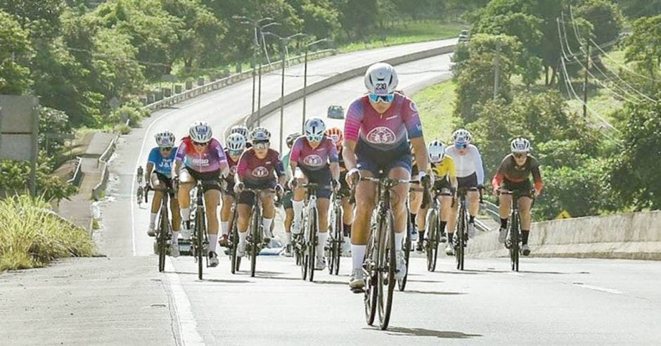 La fiesta ciclística tuvo como epicentro las tierras guanacastecas. Vuelta Master Femenina/La República