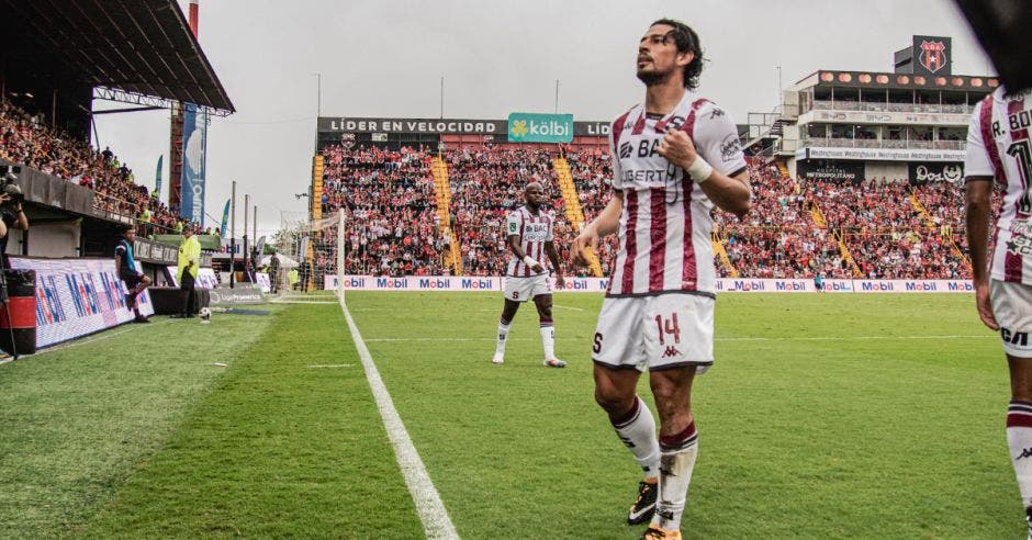 Ariel Rodríguez, delantero del Saprissa. Cortesía/La República