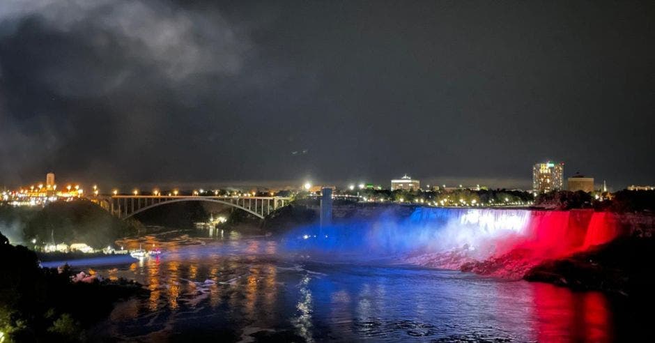 Las cataratas son consideradas una de las maravillas del mundo. Cortesía/La República.