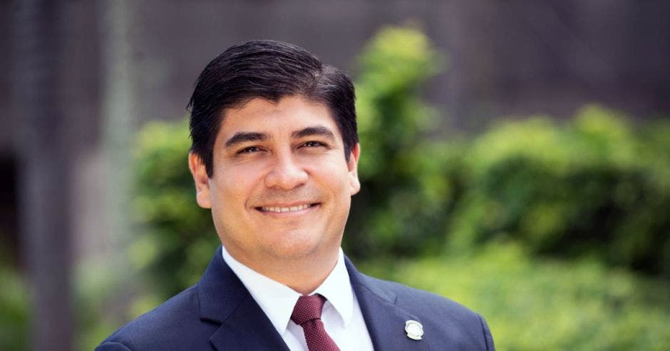 Carlos Alvarado