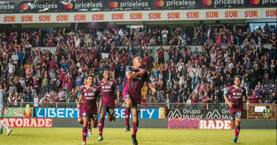 Saprissa/La República