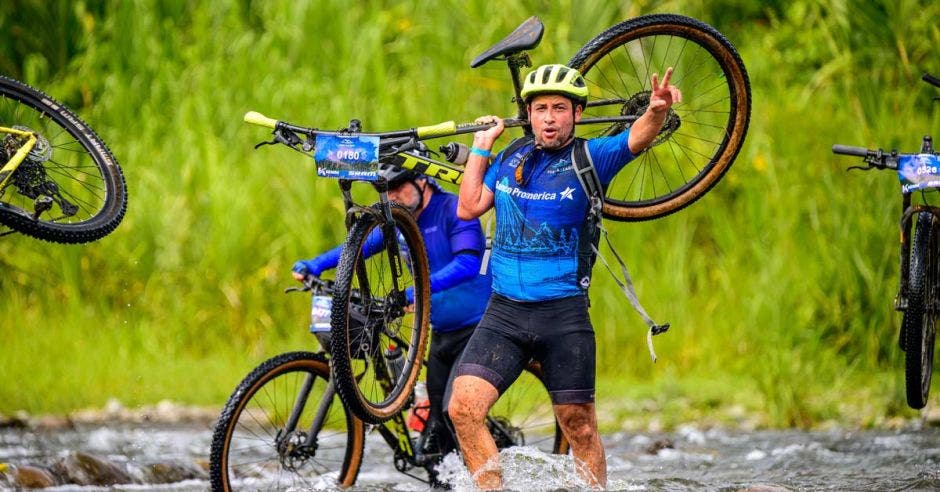 La fiesta de ciclismo de montaña en el Lago Arenal tendrá su edición #31.Cortesía/La República