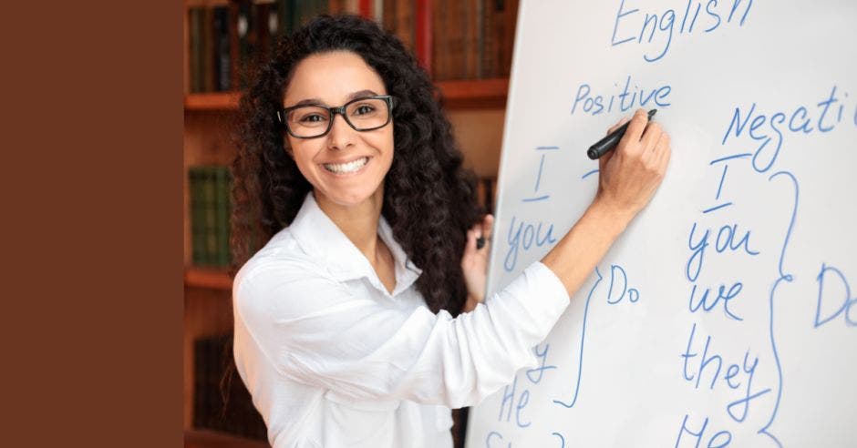 profesores de inglés Centro Cultural Costarricense Norteamericano