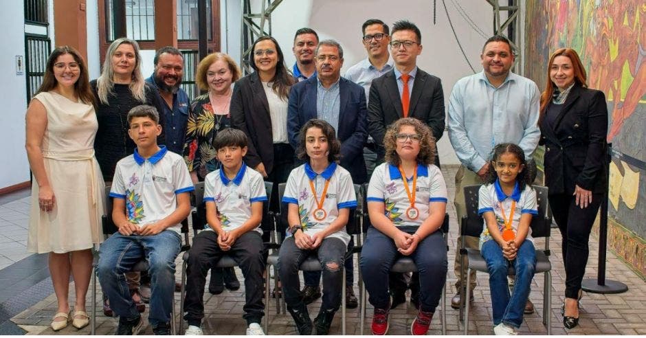 Olimpiada Mundial de Robótica estudiantes costarricenses Municipalidad de Cartago Huawei