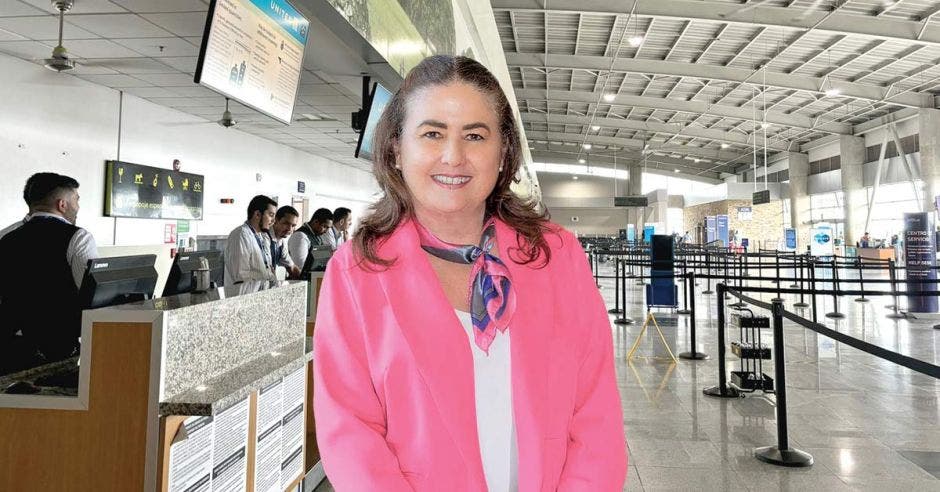 “El sector turismo no puede trabajar con este nivel de incertidumbre. El daño para los hoteles, líneas aéreas y otros es enorme”, dijo Flora Ayub, directora ejecutiva de la Cámara de Hoteles. Cortesía/La República.