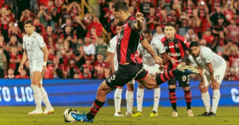 Alajuelense/La República