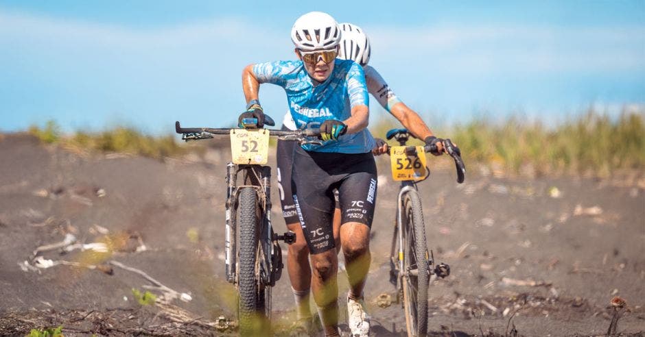 Tres segundos le dio la ventaja a Cristel Espinoza dejando en el segundo lugar a la actual campeona.Cortesía/La República