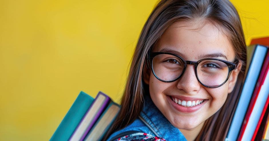 Niña lentes