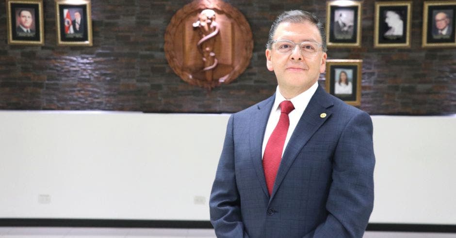 El Dr. Elliott Garita Jiménez, presidente del Colegio de Médicos y Cirujanos de Costa Rica