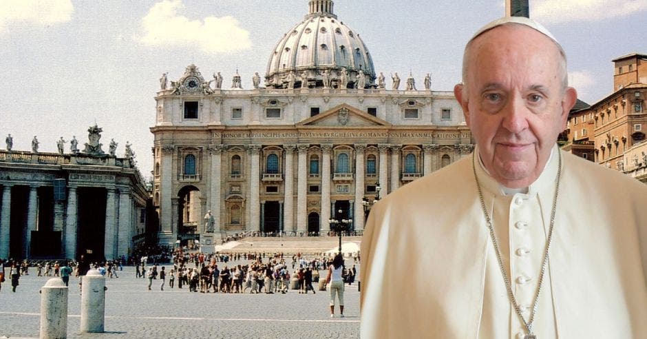 En una actualización el lunes, el Vaticano indicó que el Papa tiene una “infección polimicrobiana” en las vías respiratorias, lo que ha requerido un cambio en su tratamiento. Cortesía/La República.