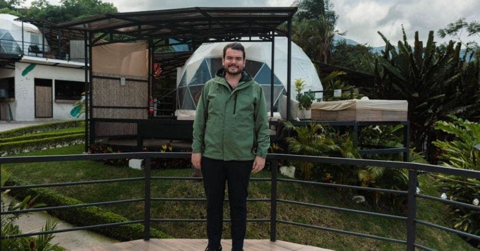 Marco Quirós, propietario de Alma Glamping