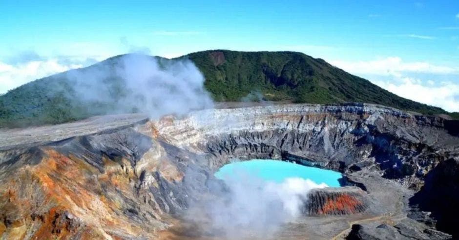 De momento no se conoce cuándo se reabrirá el volcán. Cortesía/La República.