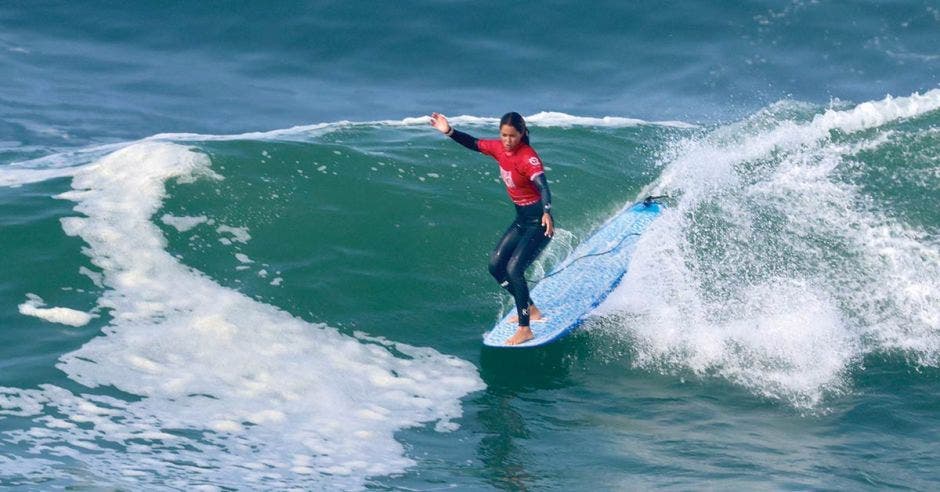 Lia es una de las deportistas más importantes a nivel regional en esta disciplina del surf.Cortesía/La República