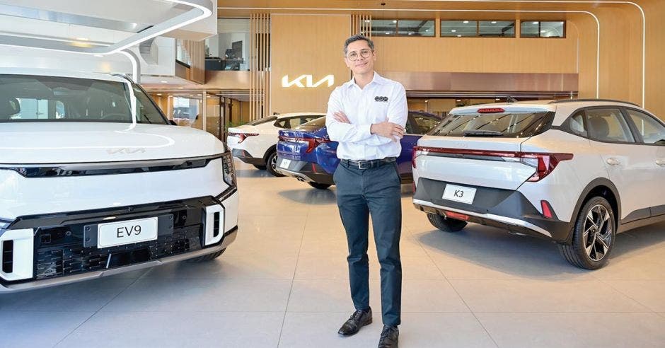 Allan Altamirano, gerente de Mercadeo de KIA.